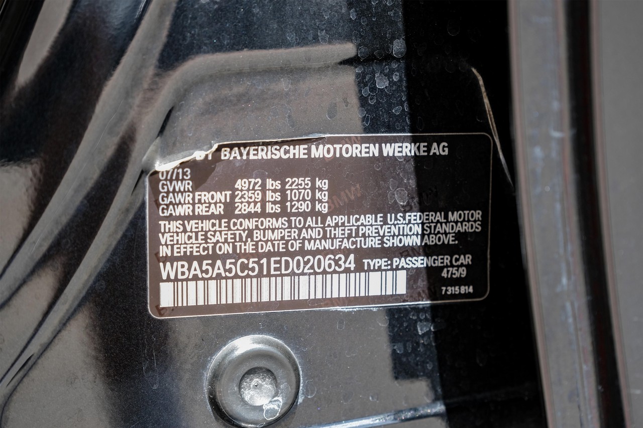 BMW 5 Series Vehicle Main Gallery Image 51