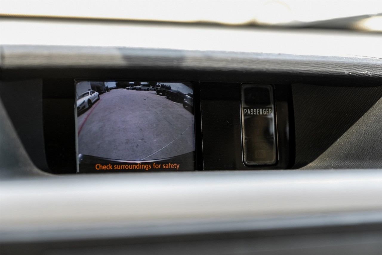 Toyota Sienna Vehicle Main Gallery Image 21