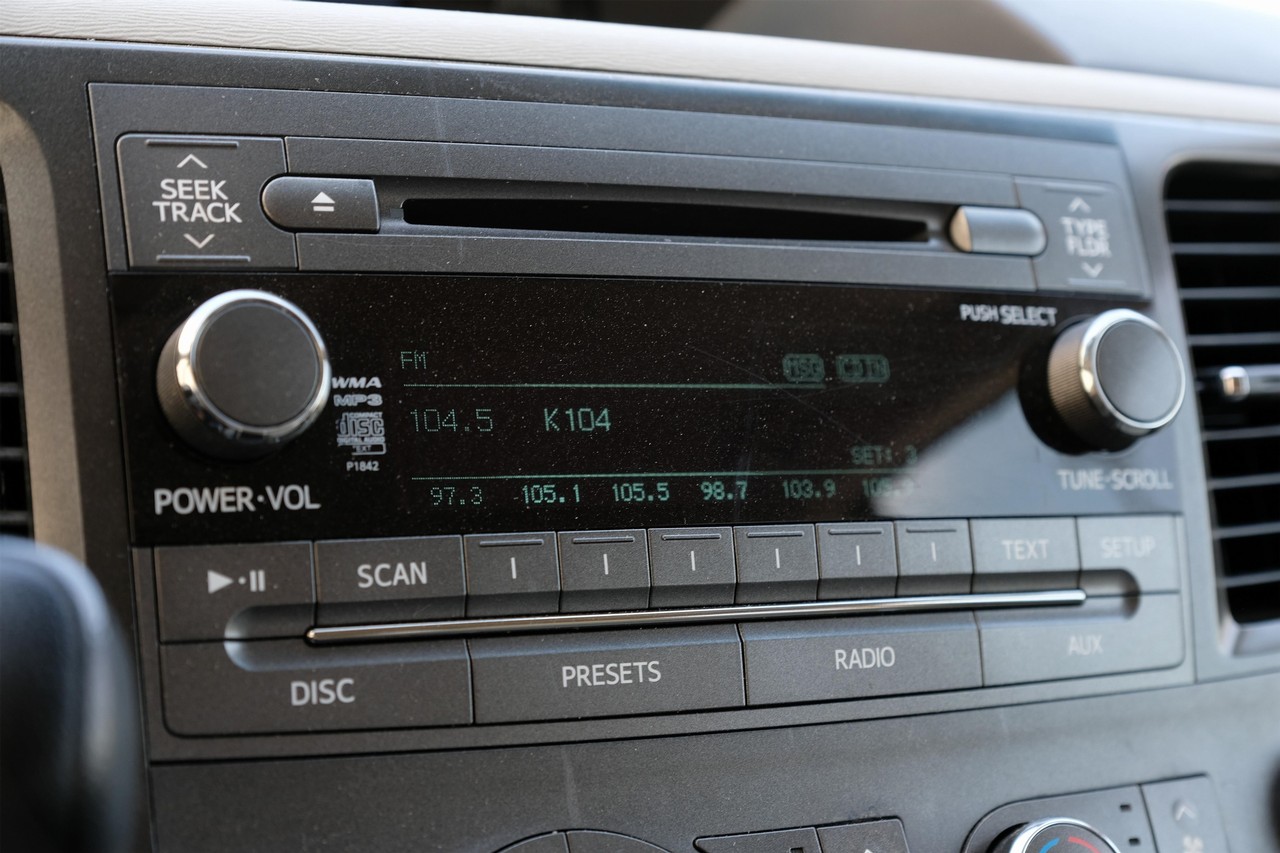 Toyota Sienna Vehicle Main Gallery Image 26
