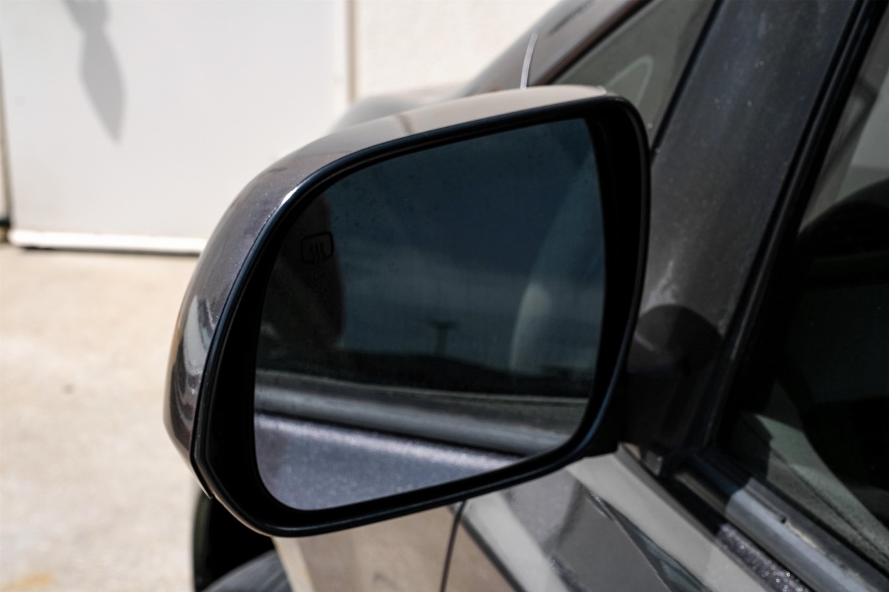 Toyota Sienna Vehicle Main Gallery Image 35