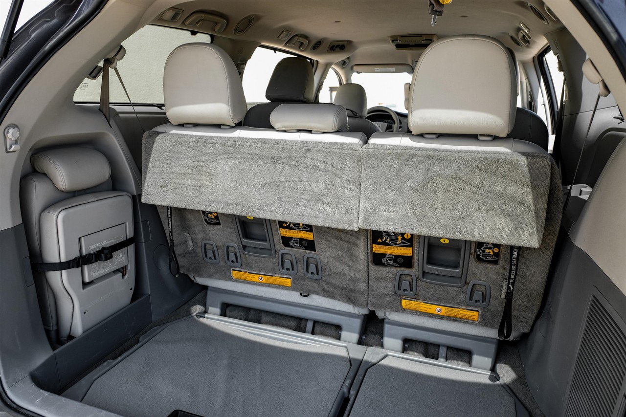 Toyota Sienna Vehicle Main Gallery Image 41