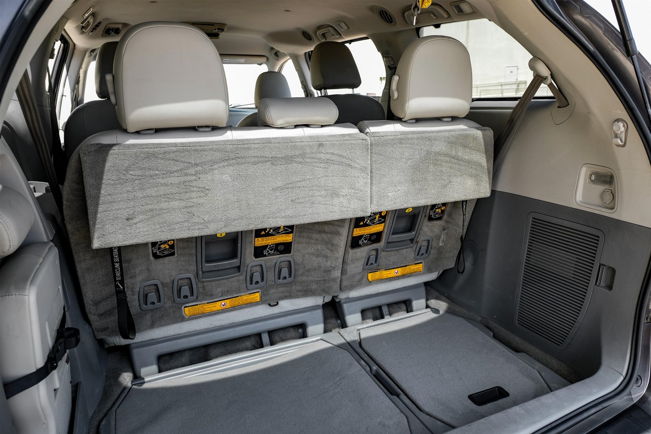 Toyota Sienna Vehicle Main Gallery Image 42