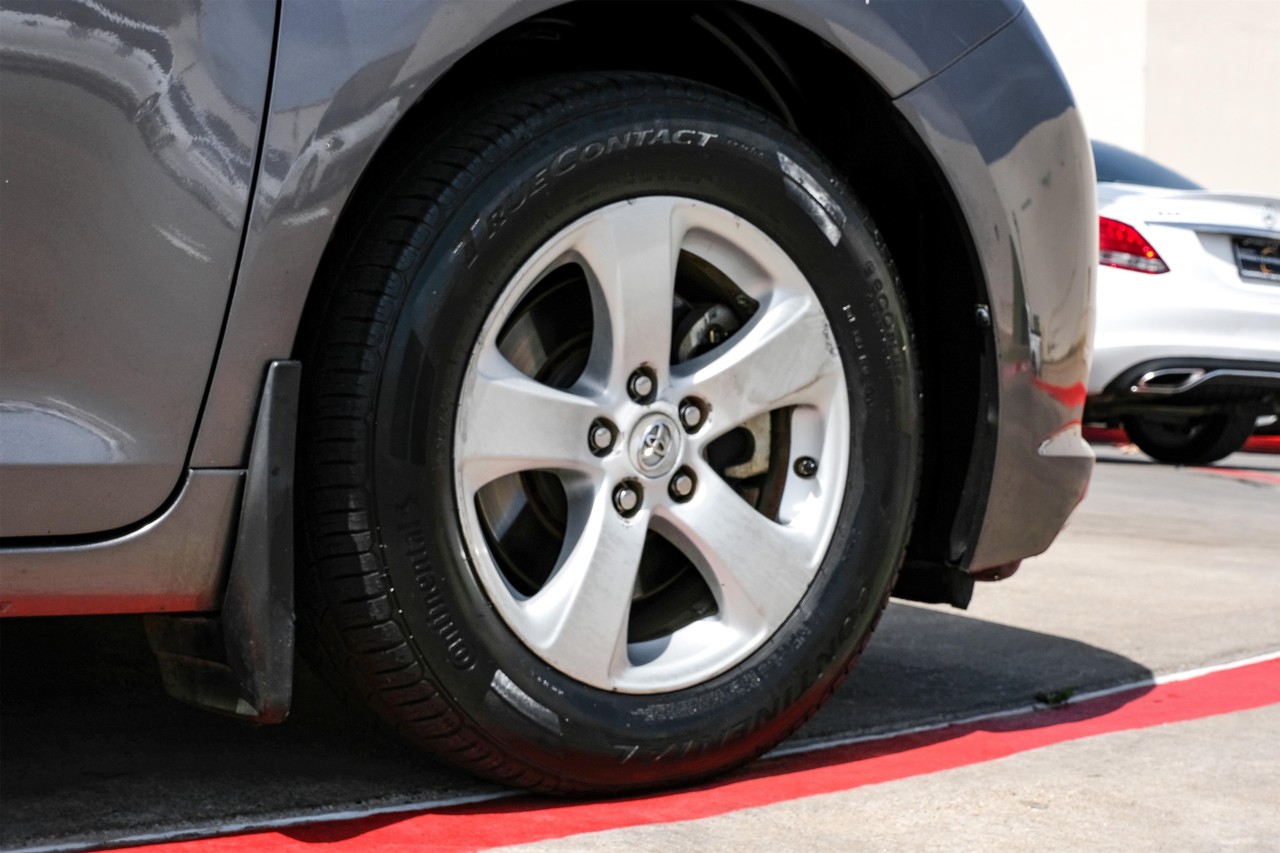 Toyota Sienna Vehicle Main Gallery Image 44