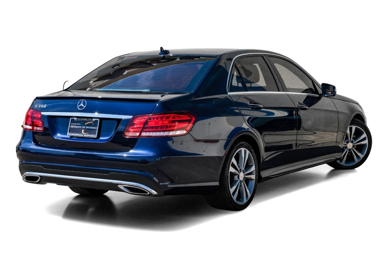 Mercedes-Benz E-Class Vehicle Main Gallery Image 09