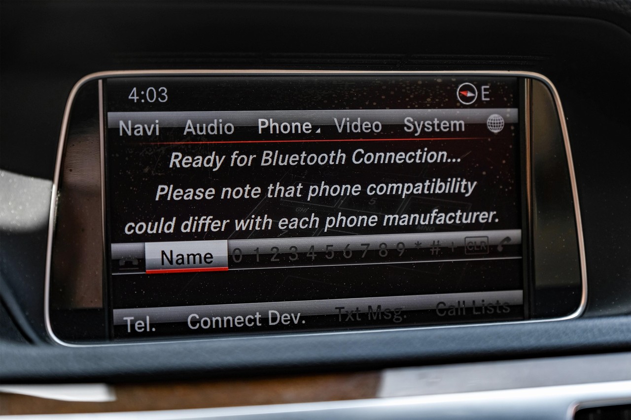 Mercedes-Benz E-Class Vehicle Main Gallery Image 29