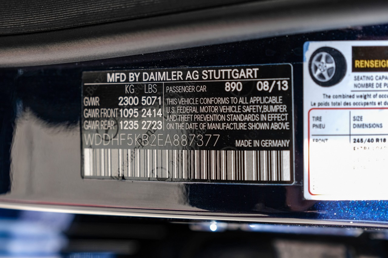 Mercedes-Benz E-Class Vehicle Main Gallery Image 51