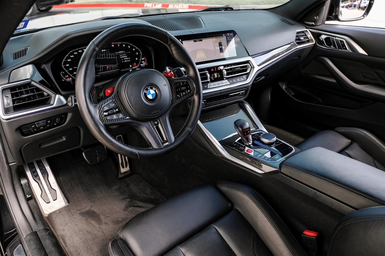 BMW M4 Vehicle Main Gallery Image 03