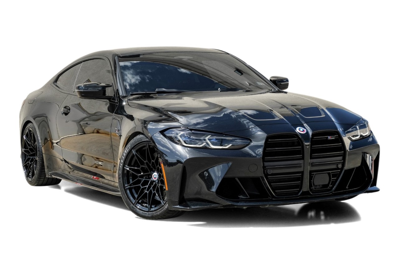 BMW M4 Vehicle Main Gallery Image 06