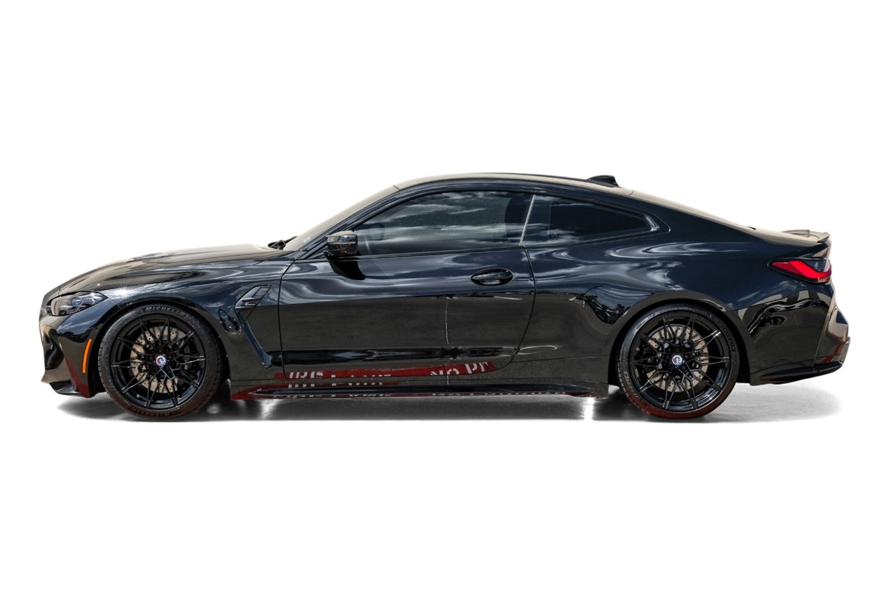 BMW M4 Vehicle Main Gallery Image 11