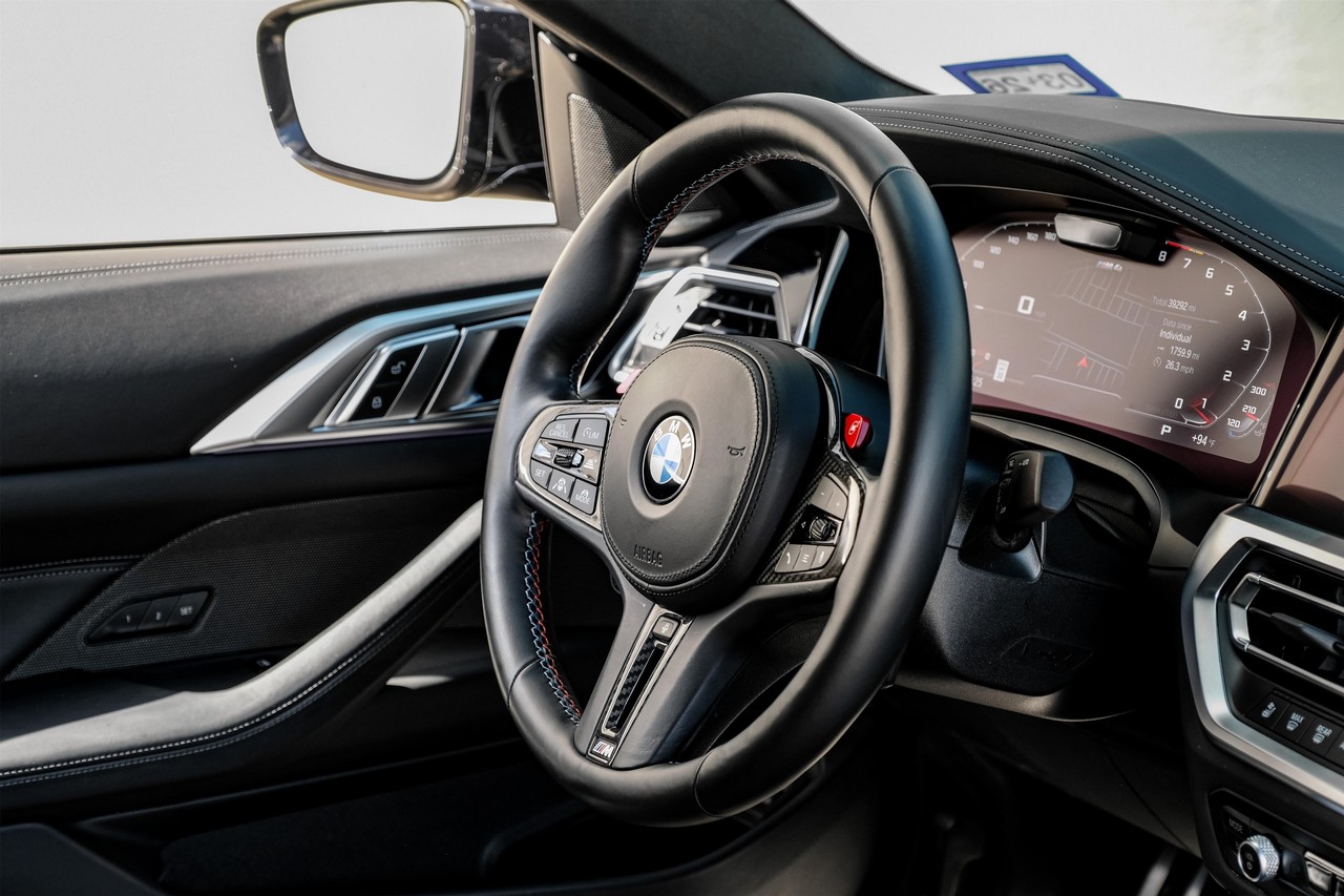 BMW M4 Vehicle Main Gallery Image 13