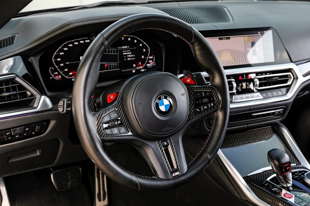 BMW M4 Vehicle Main Gallery Image 14