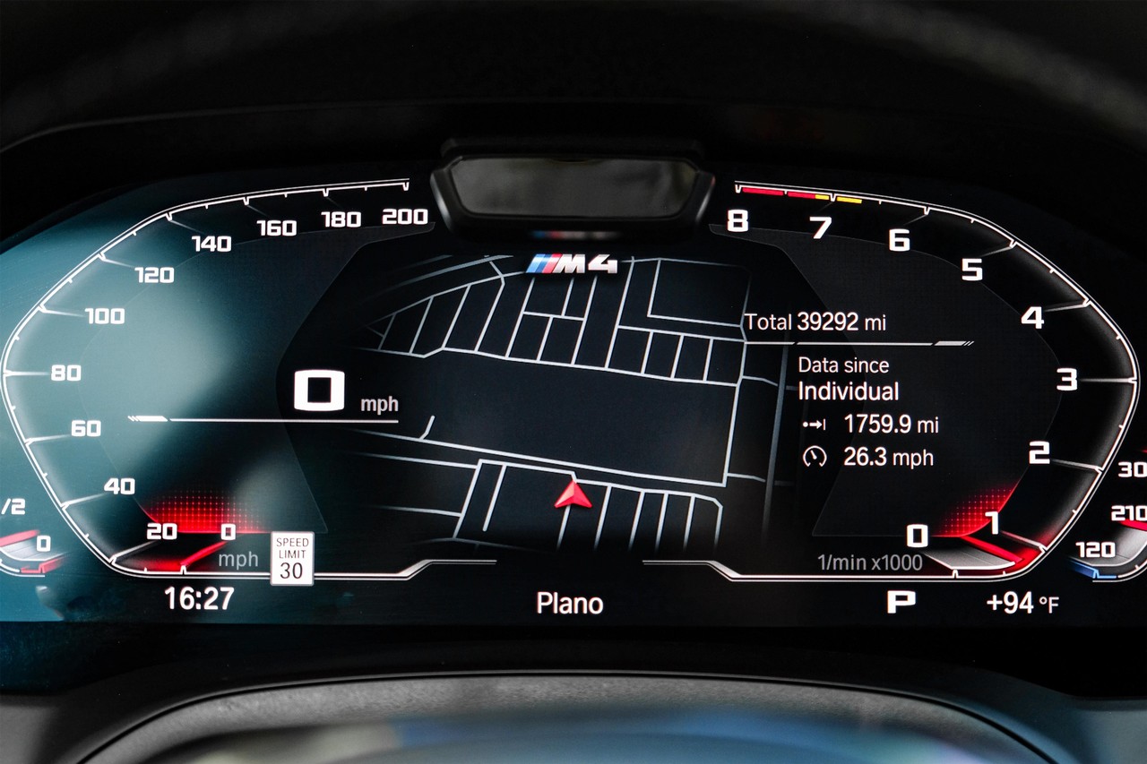 BMW M4 Vehicle Main Gallery Image 17