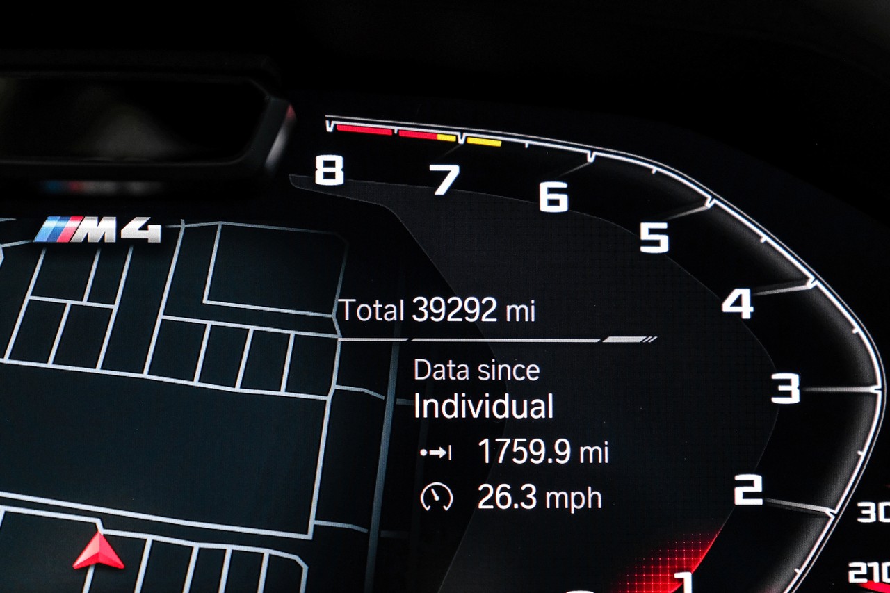 BMW M4 Vehicle Main Gallery Image 18