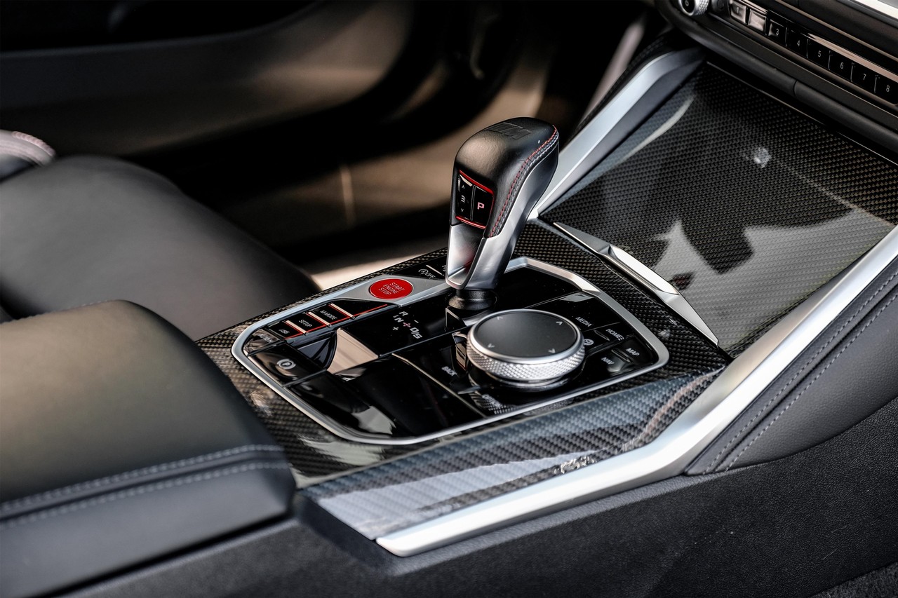 BMW M4 Vehicle Main Gallery Image 21