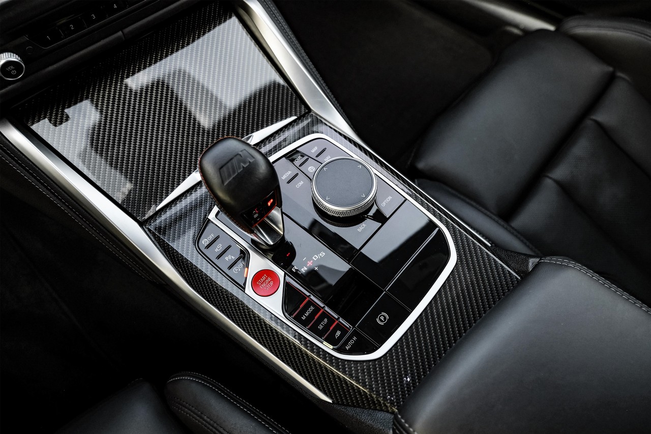 BMW M4 Vehicle Main Gallery Image 22