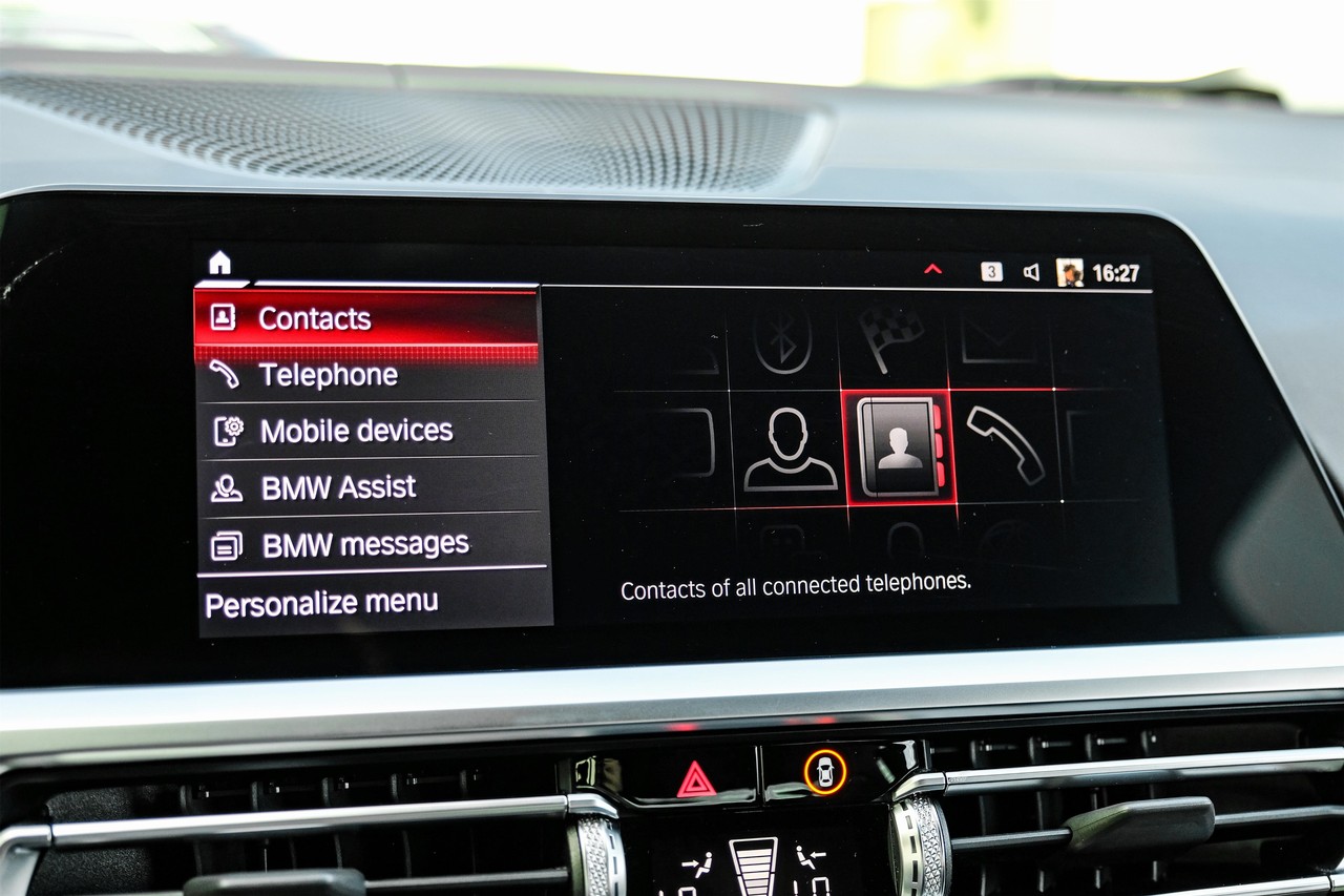 BMW M4 Vehicle Main Gallery Image 26
