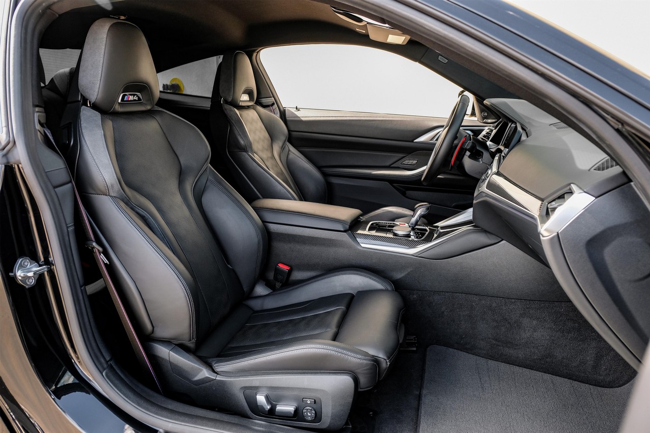 BMW M4 Vehicle Main Gallery Image 29