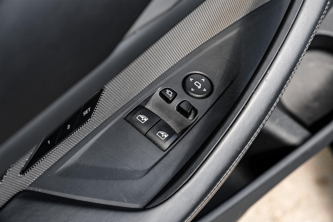 BMW M4 Vehicle Main Gallery Image 33