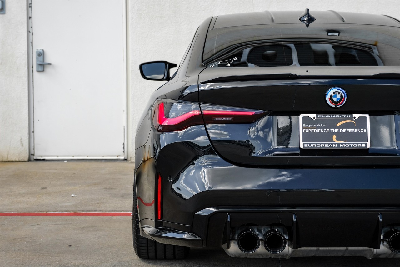 BMW M4 Vehicle Main Gallery Image 36