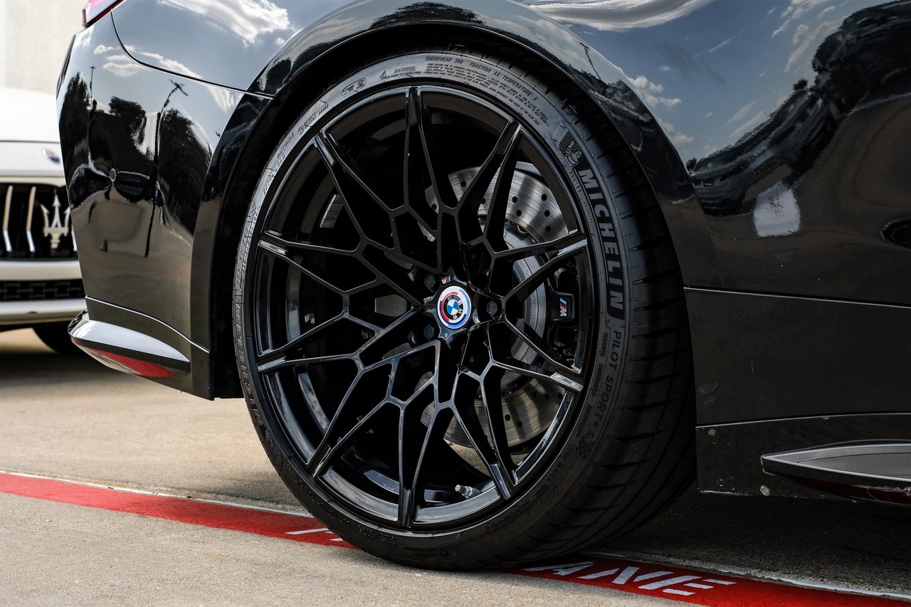 BMW M4 Vehicle Main Gallery Image 39