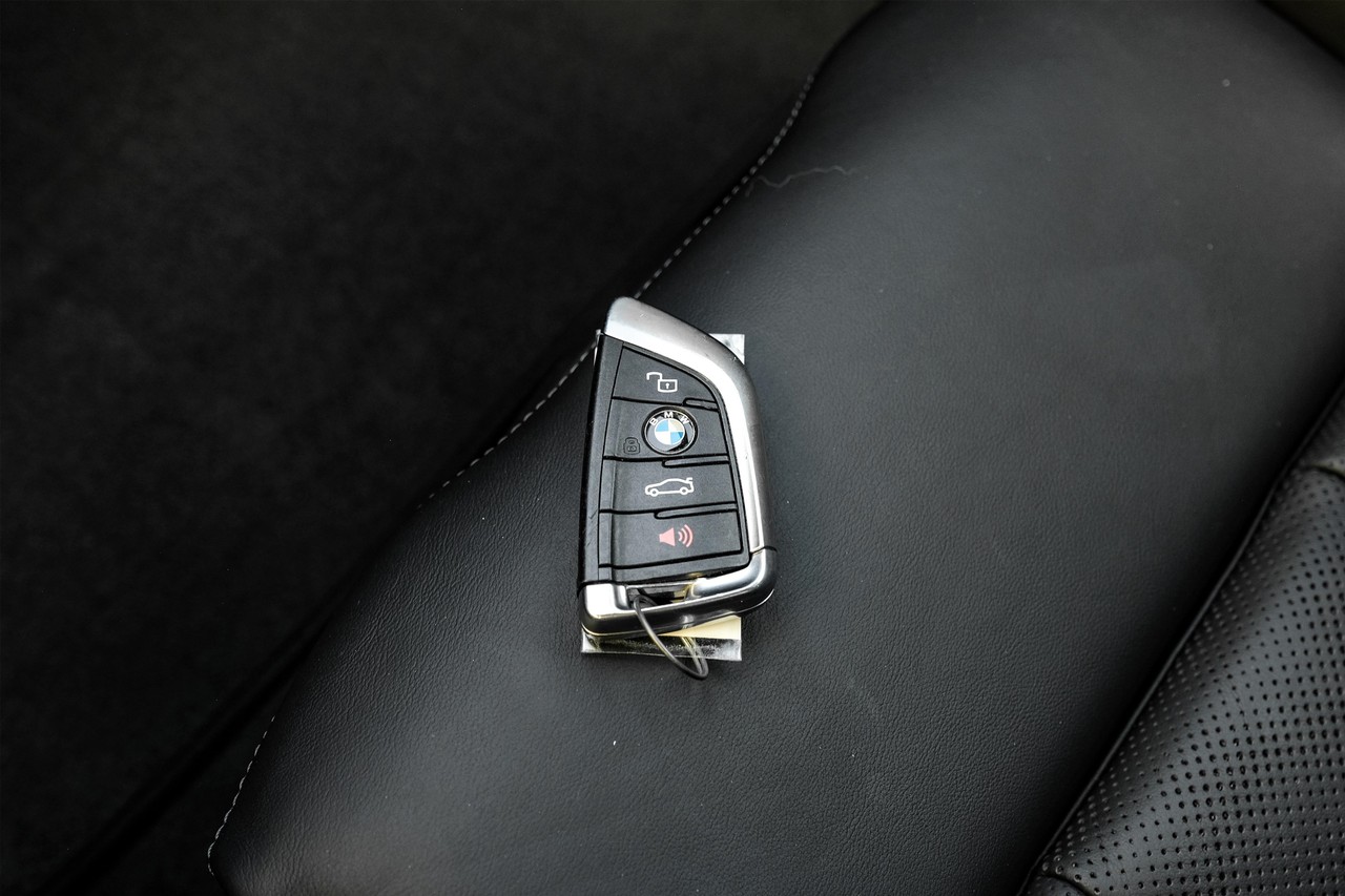 BMW M4 Vehicle Main Gallery Image 43