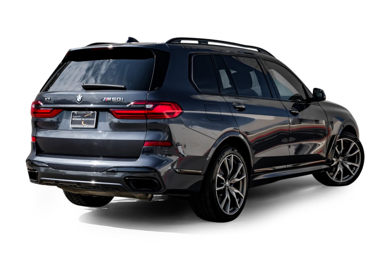 BMW X7 Vehicle Main Gallery Image 11