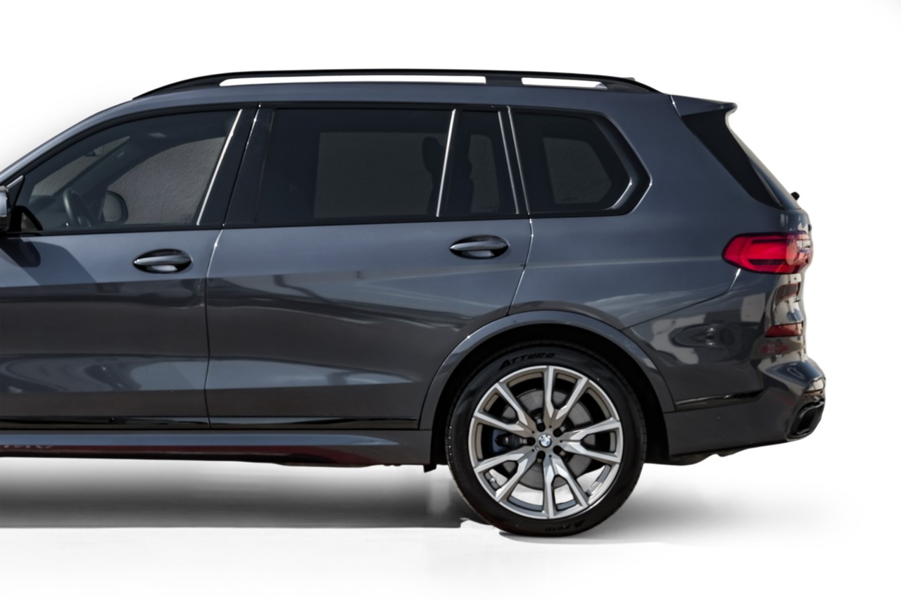 BMW X7 Vehicle Main Gallery Image 16