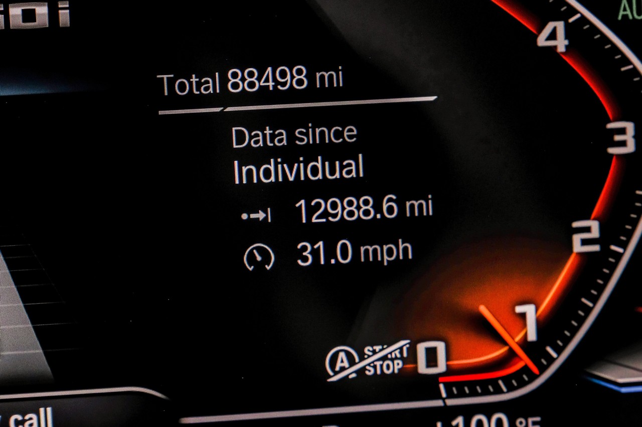 BMW X7 Vehicle Main Gallery Image 24