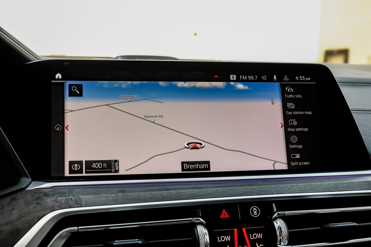 BMW X7 Vehicle Main Gallery Image 26