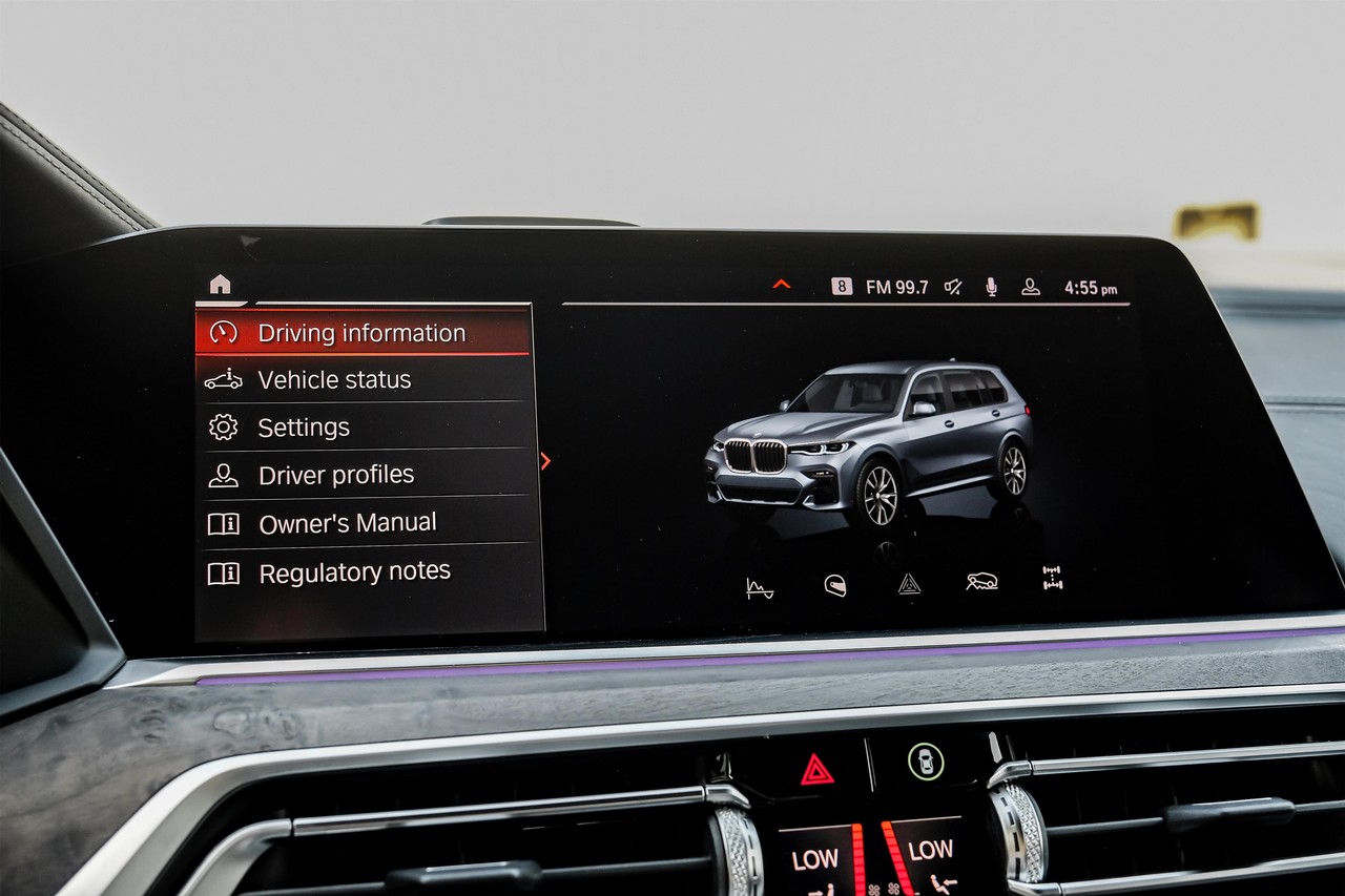 BMW X7 Vehicle Main Gallery Image 41