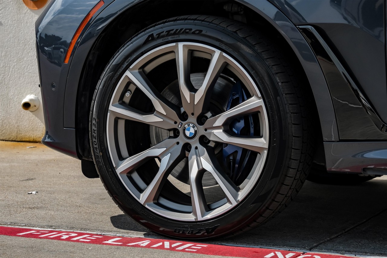 BMW X7 Vehicle Main Gallery Image 66