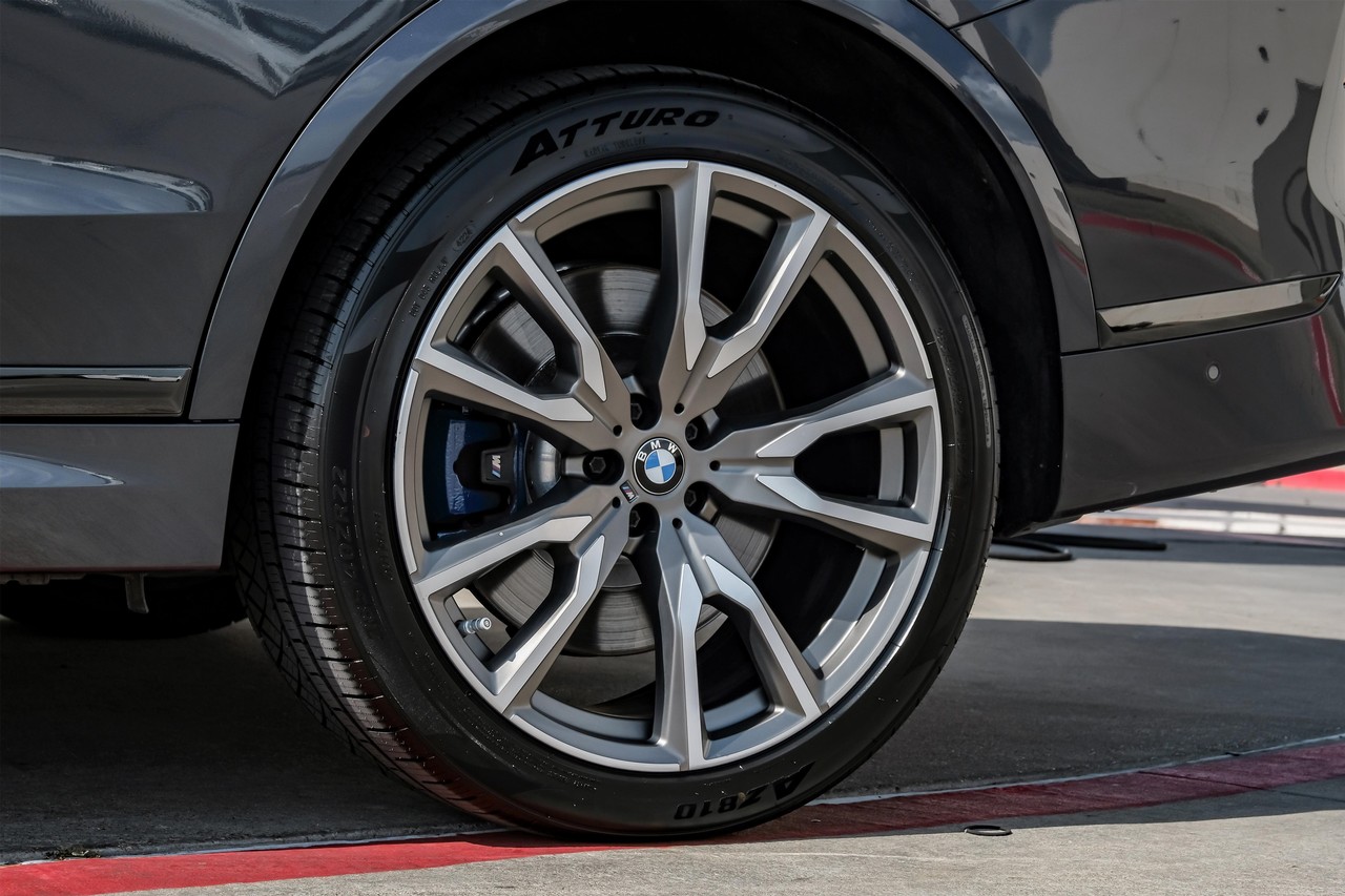 BMW X7 Vehicle Main Gallery Image 67