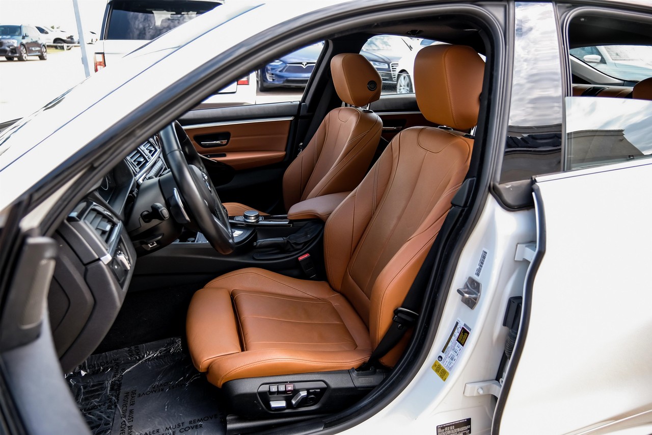 BMW 440i Gran Coupe Vehicle Main Gallery Image 04