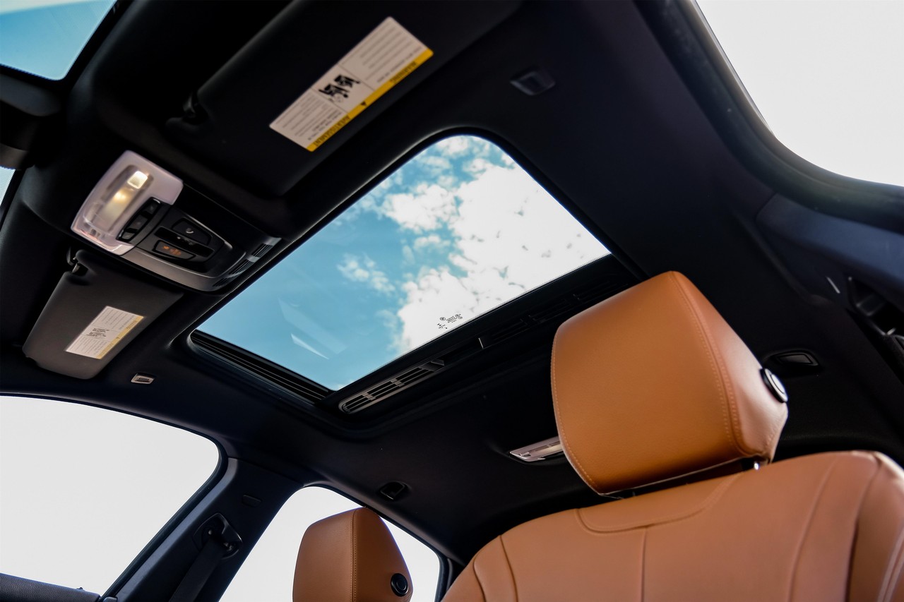 BMW 440i Gran Coupe Vehicle Main Gallery Image 05