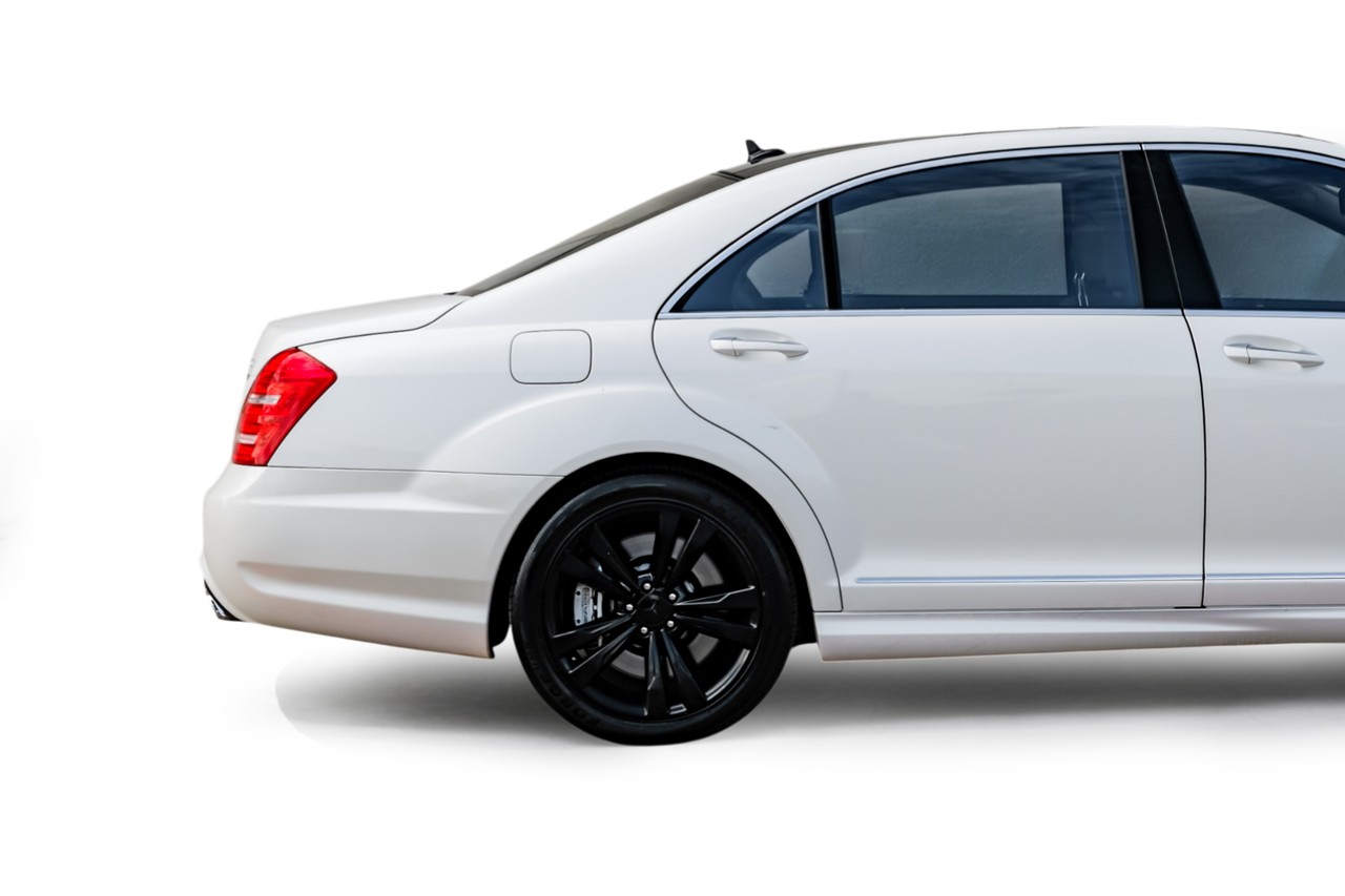 Mercedes-Benz S 63 AMG Vehicle Main Gallery Image 09