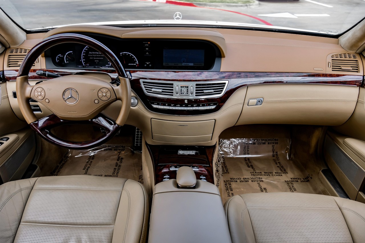 Mercedes-Benz S 63 AMG Vehicle Main Gallery Image 18