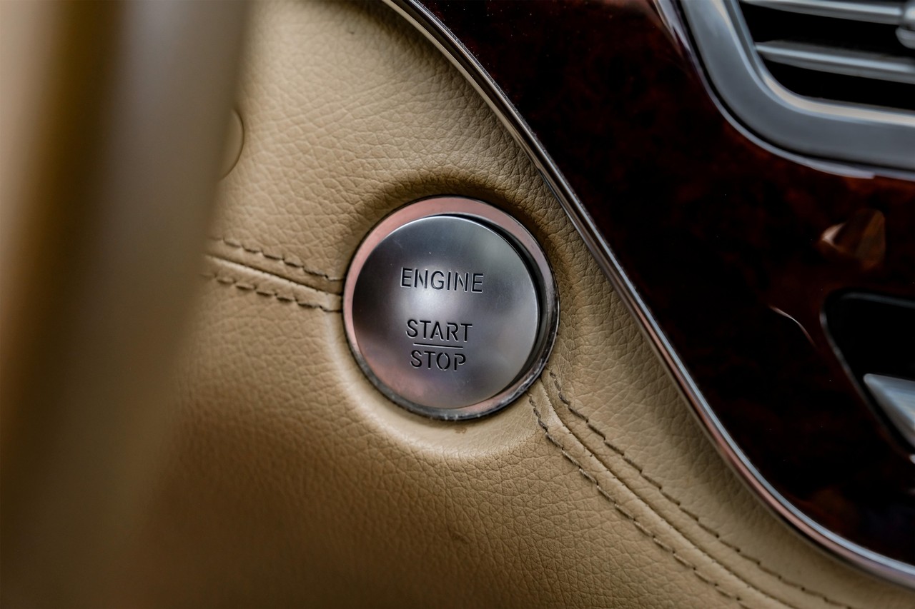 Mercedes-Benz S 63 AMG Vehicle Main Gallery Image 26