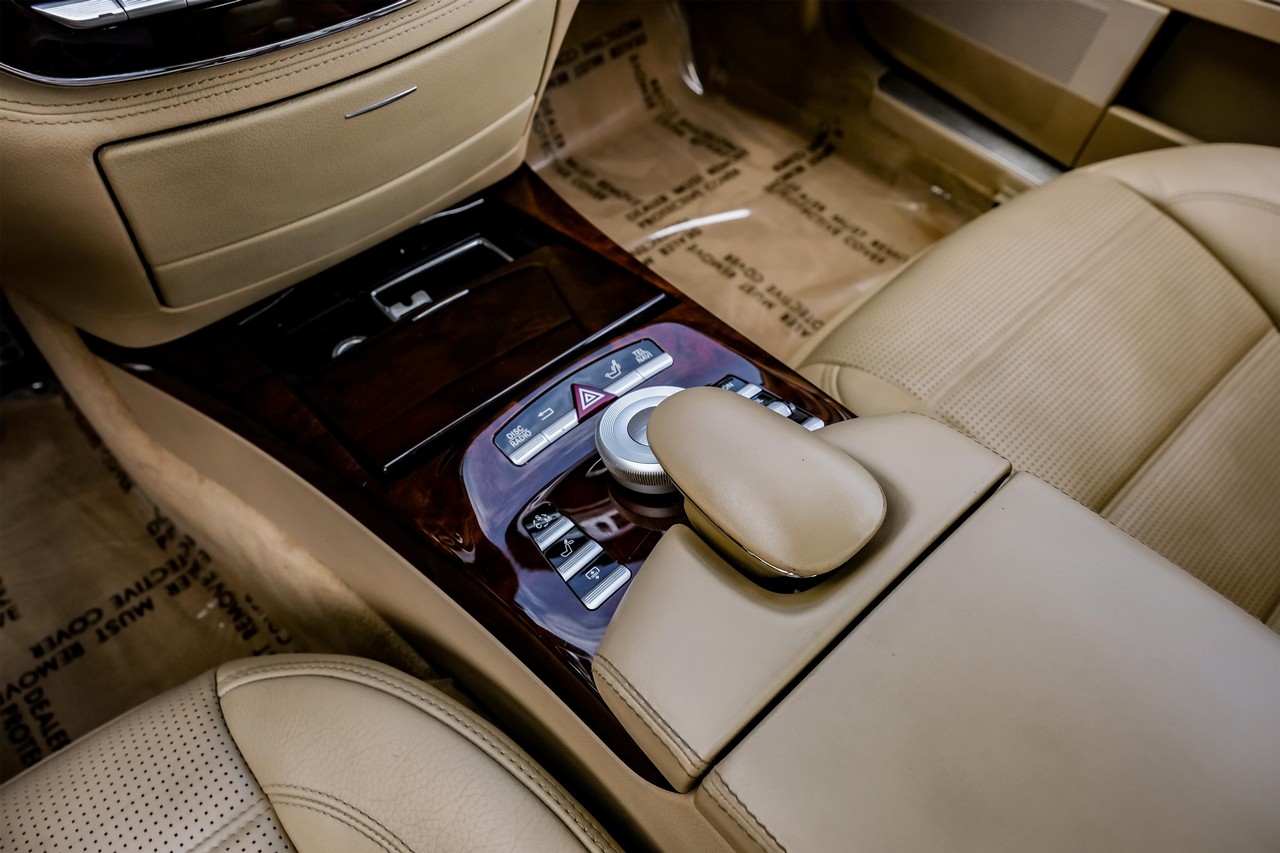 Mercedes-Benz S 63 AMG Vehicle Main Gallery Image 29