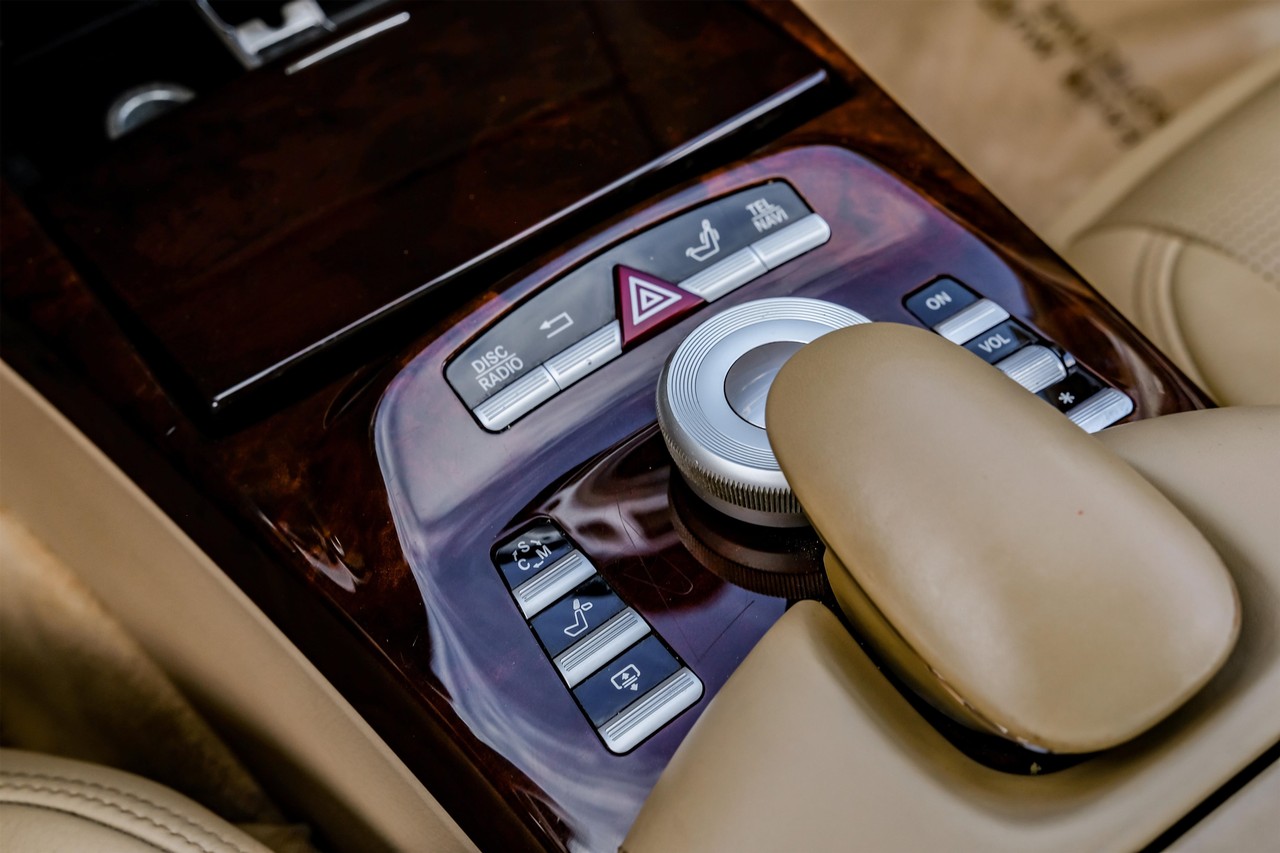 Mercedes-Benz S 63 AMG Vehicle Main Gallery Image 30
