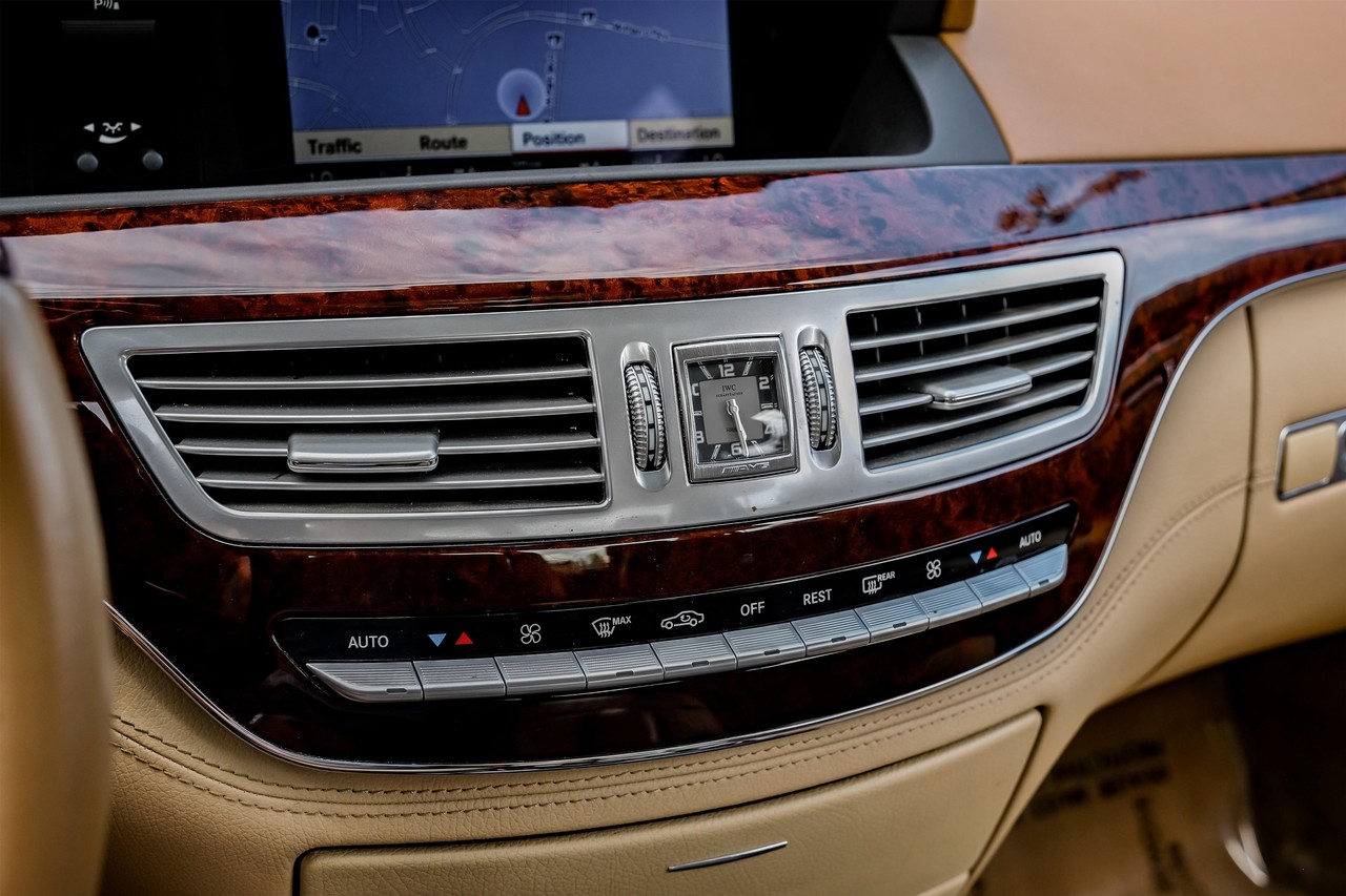 Mercedes-Benz S 63 AMG Vehicle Main Gallery Image 33