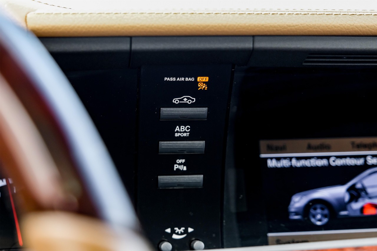 Mercedes-Benz S 63 AMG Vehicle Main Gallery Image 36