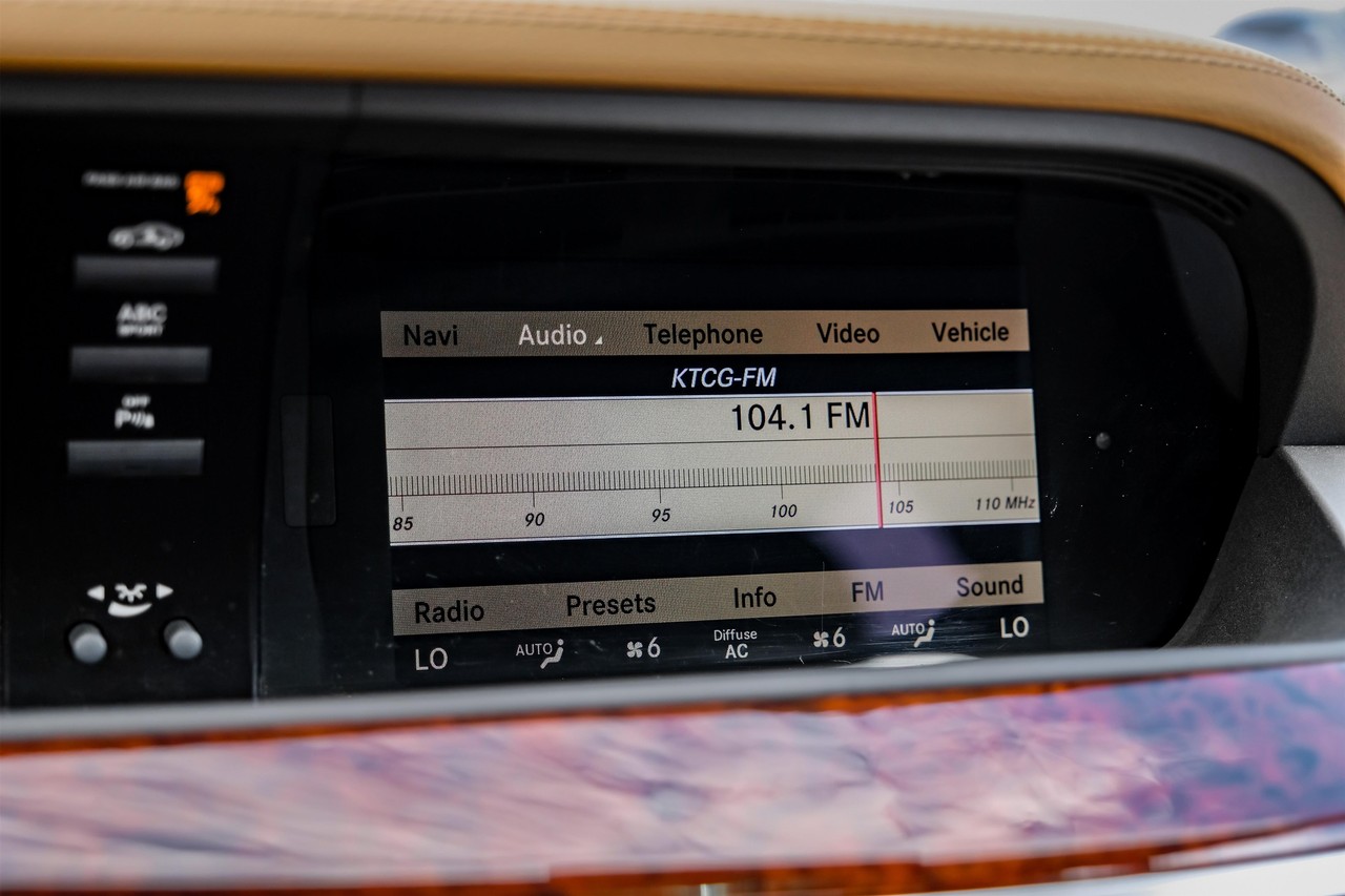 Mercedes-Benz S 63 AMG Vehicle Main Gallery Image 37