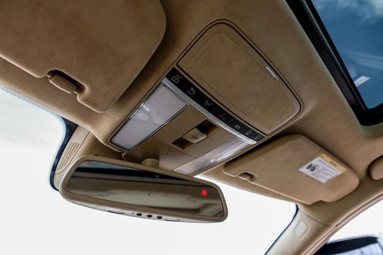 Mercedes-Benz S 63 AMG Vehicle Main Gallery Image 41