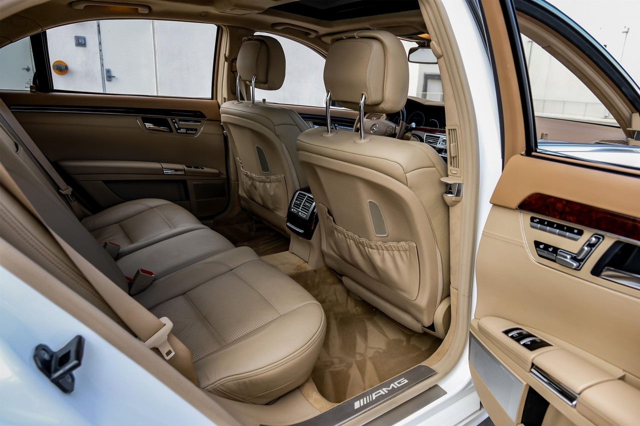 Mercedes-Benz S 63 AMG Vehicle Main Gallery Image 44