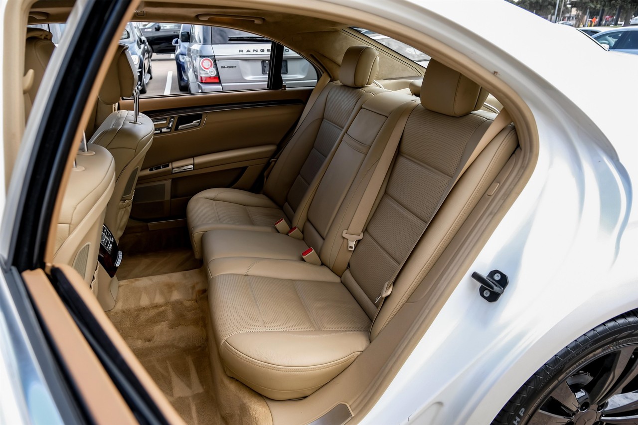Mercedes-Benz S 63 AMG Vehicle Main Gallery Image 46