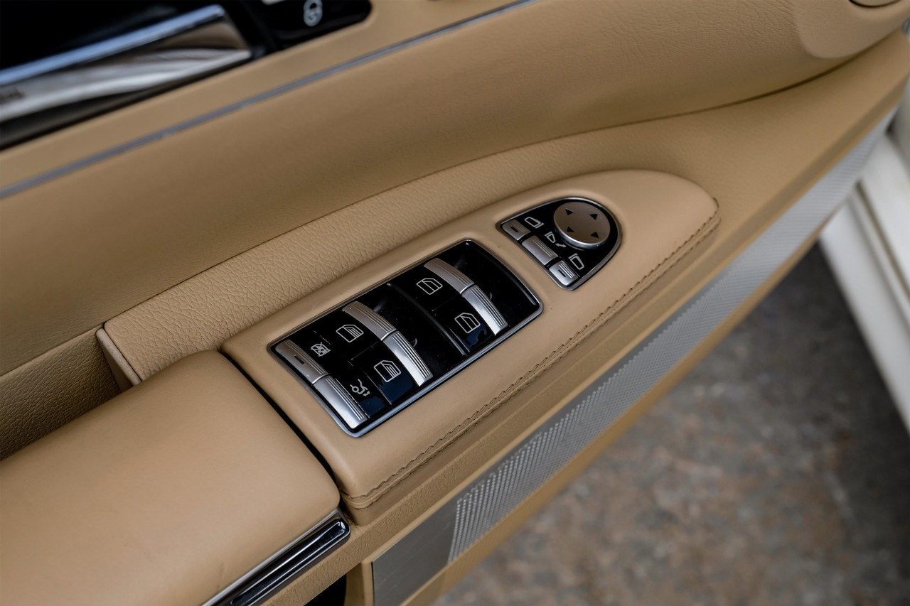 Mercedes-Benz S 63 AMG Vehicle Main Gallery Image 51