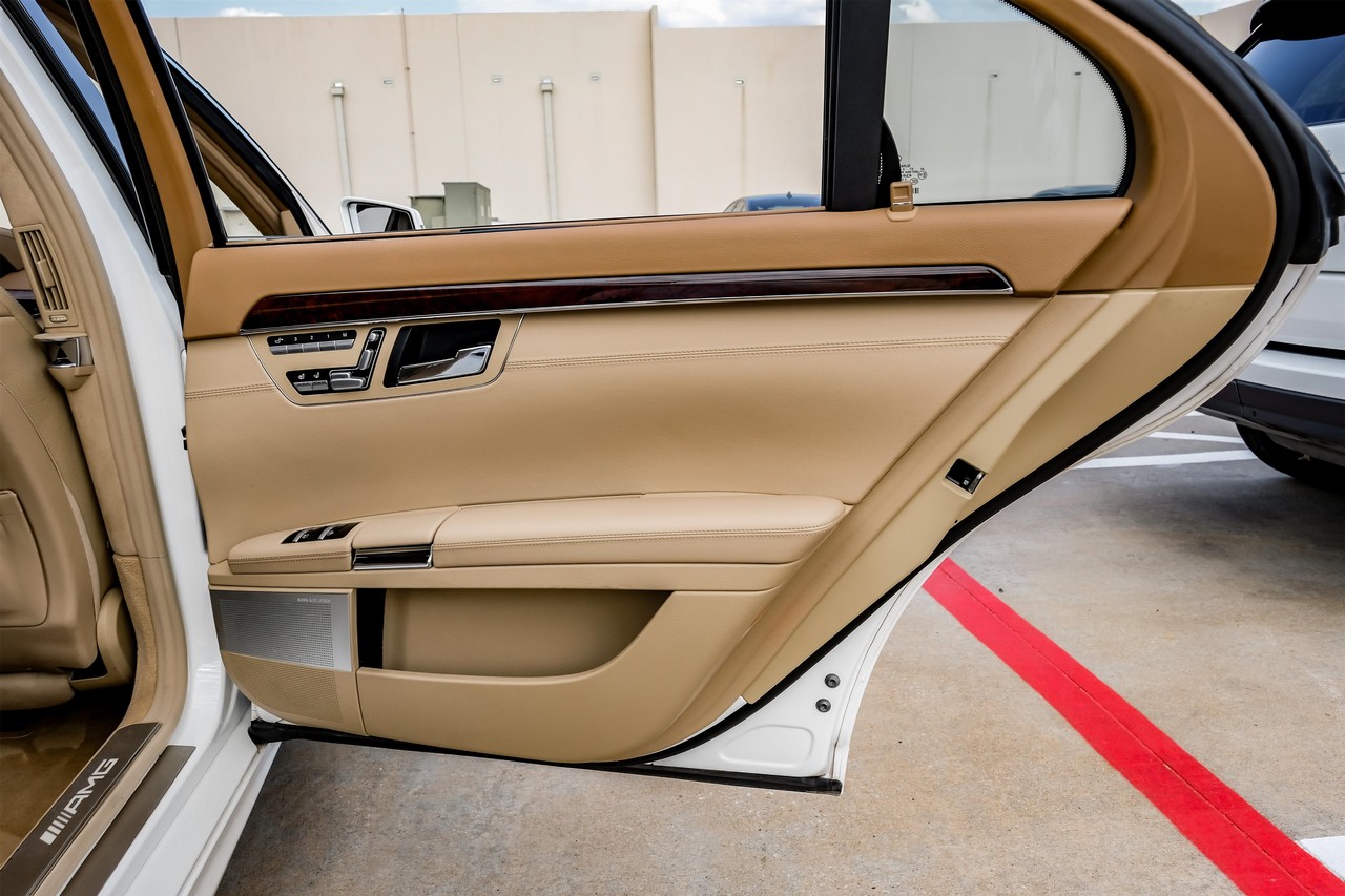Mercedes-Benz S 63 AMG Vehicle Main Gallery Image 54