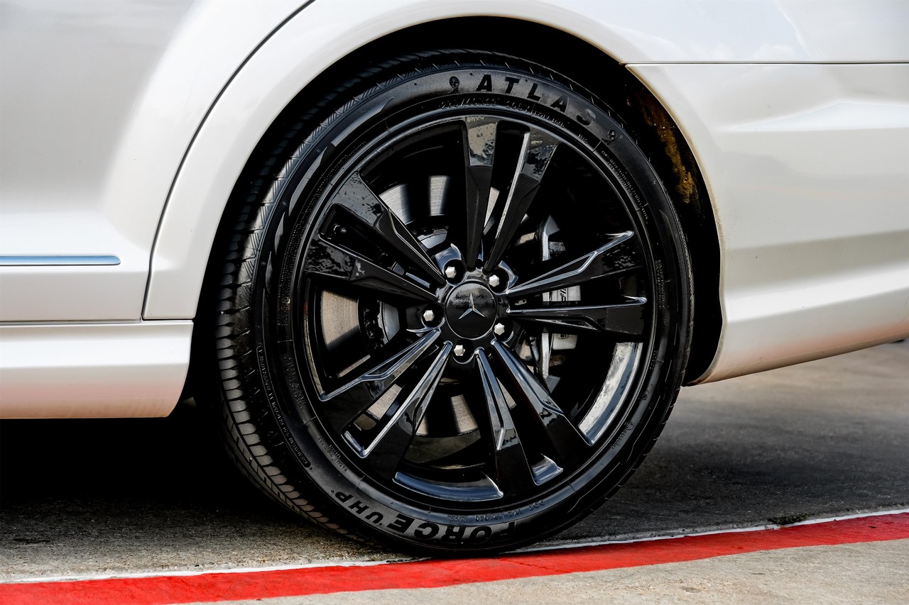 Mercedes-Benz S 63 AMG Vehicle Main Gallery Image 69