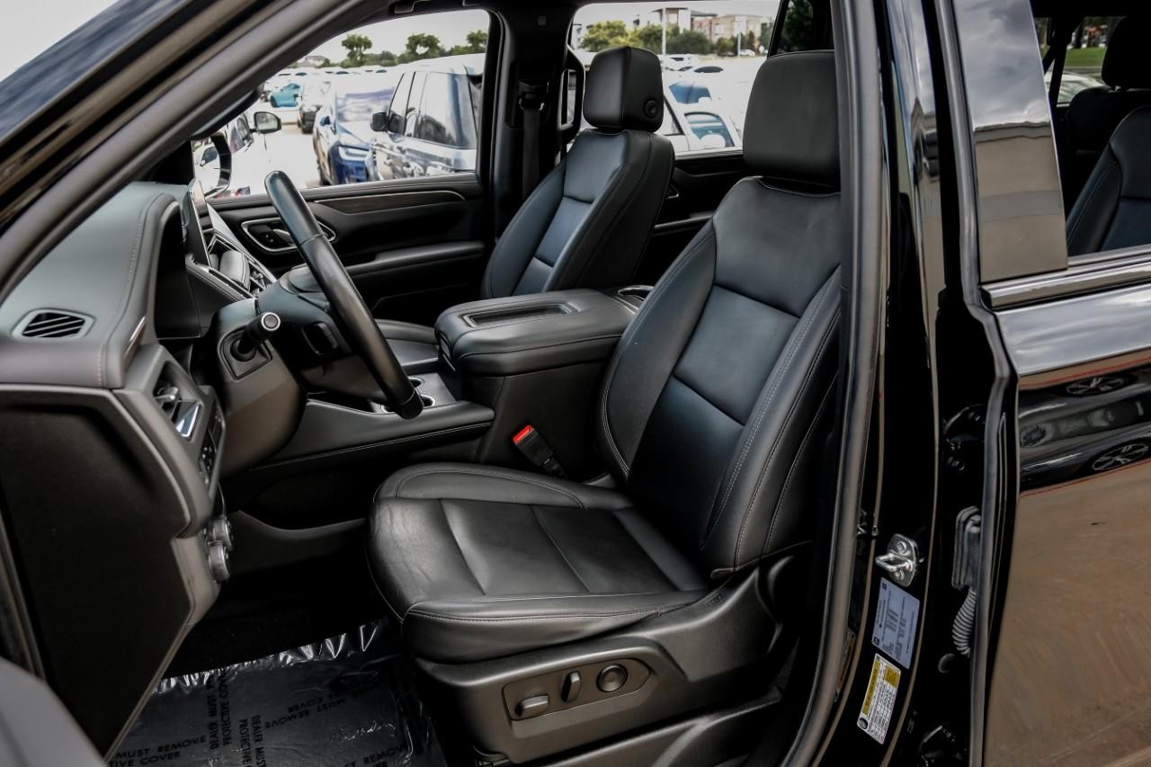 Chevrolet Suburban Vehicle Main Gallery Image 04