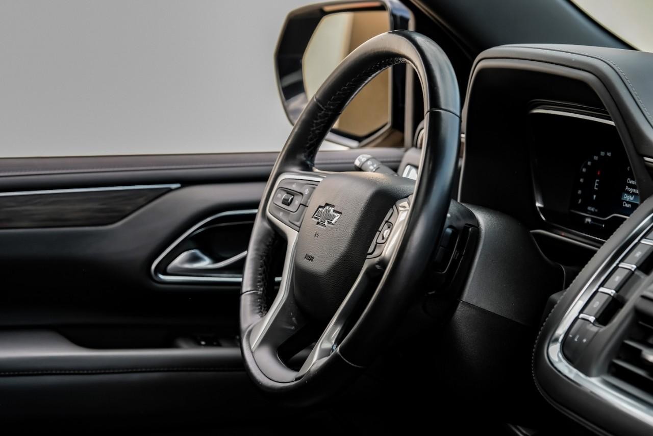Chevrolet Suburban Vehicle Main Gallery Image 19